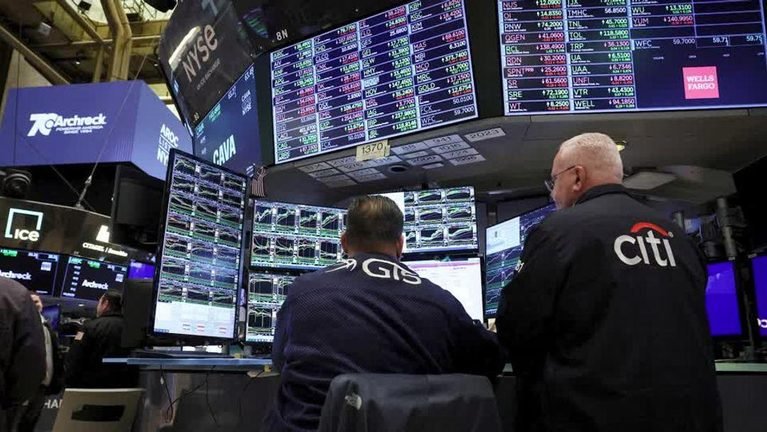 Efecto Brasil: se hunden las acciones argentinas y suben el dólar y el riesgo país