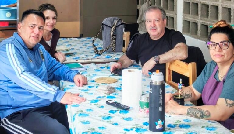Vecinos de Provincias Unidas se reunieron con el Defensor del Pueblo por el predio de la Vieja Usina y la base del EPEN