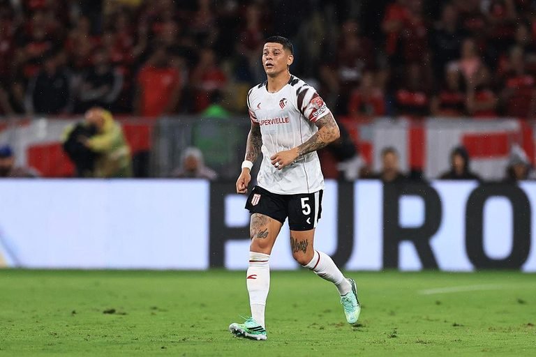 Flamengo quiere sacar a Estudiantes de la Libertadores por escritorio: el polémico antecedente que podría cambiar la final