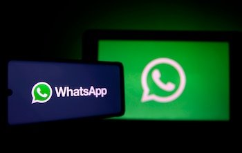 WhatsApp en un teléfono; fotografía de archivo