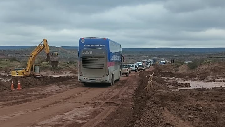 Trabajos de reparación en el corredor del arroyo Carranza tras el temporal