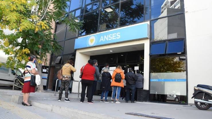 ANSES pagará el 100% de la AUH sin retenciones: quiénes pueden acceder y qué requisitos deben cumplir