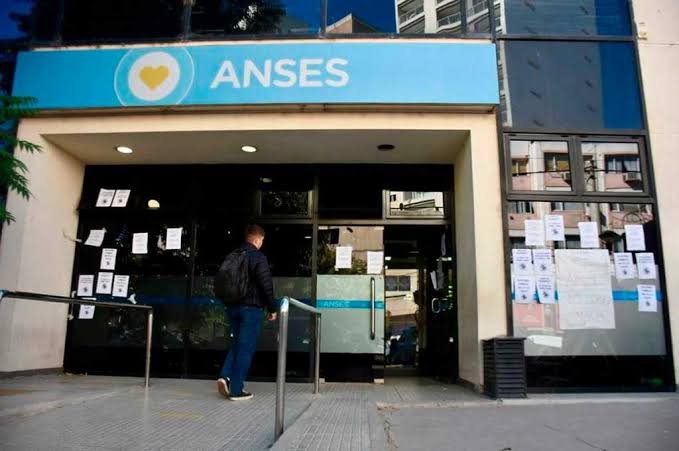 ANSES 2027: el futuro de la Tarjeta Alimentar, la AUH y las asignaciones familiares pende de un hilo en el Congreso