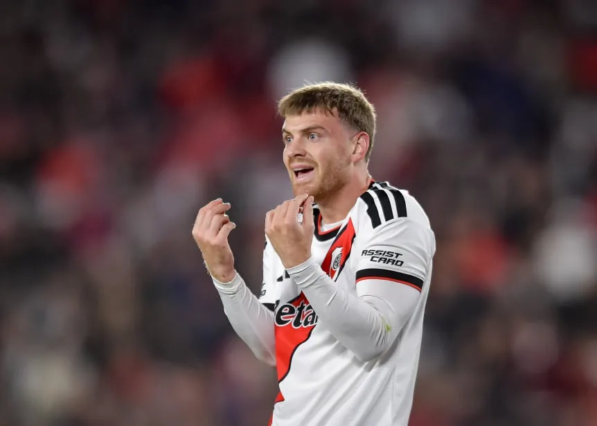Lucas Beltrán durante un partido de River