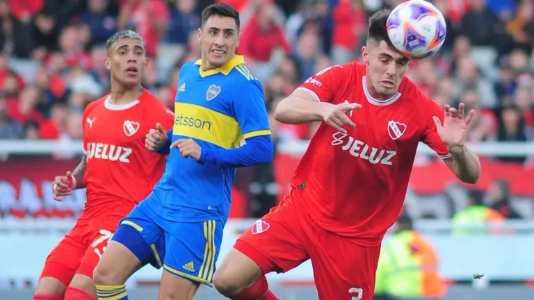 Boca quiere mantener su invicto ante Independiente y seguir en la cima de la Tabla Anual